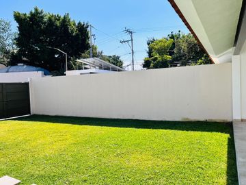 Casa en Fraccionamiento en Lomas de Jiutepec Jiutepec - ROQ-1259-Fr
