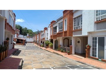 CASA EN VENTA EN ALMENDROS SAN GIL