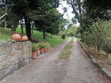 Casa Campestre con Casa Auxiliar Tenjo