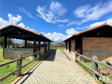 Finca Vía Rionegro - Carmen Viboral
