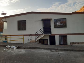 CASA EN VENTA PARA NEGOCIO CUBA-PEREIRA