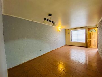 Casa en Venta en Casa 3d1b - Marta Ossa Ruiz / Metro Laguna Sur (L5)