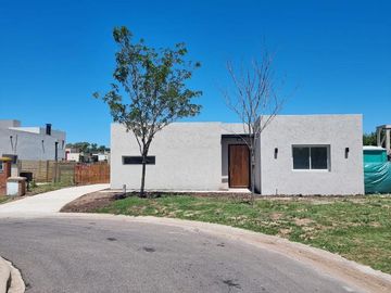 Venta casa Pilar del Este San Ramon