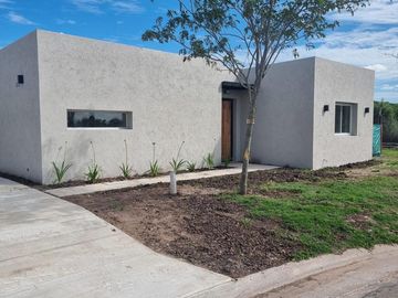 Venta casa Pilar del Este San Ramon