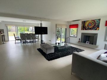 Casa en  venta, 6 ambientes - Saint Thomas Sur, Canning