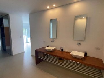 Casa en  venta, 6 ambientes - Saint Thomas Sur, Canning