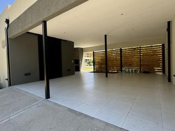 Oportunidad, casa en la Pelegrina