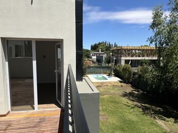 Oportunidad, casa en la Pelegrina