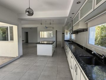 Oportunidad, casa en la Pelegrina
