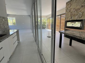 Oportunidad, casa en la Pelegrina
