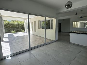 Oportunidad, casa en la Pelegrina