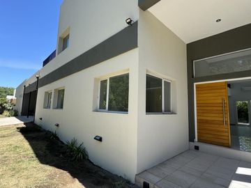 Oportunidad, casa en la Pelegrina