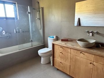 VENTA CASA 5HAB 3BA LIMACHE