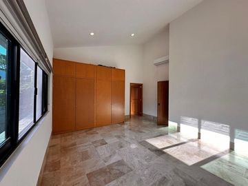 CASA EN EXCLUSIVO CONDOMINIO