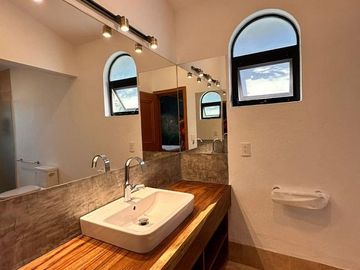 CASA EN EXCLUSIVO CONDOMINIO
