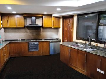 7 Bedroom House for sale in Bang Lamphu Lang, Bangkok