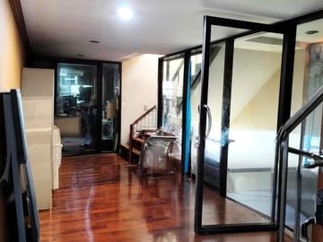 7 Bedroom House for sale in Bang Lamphu Lang, Bangkok