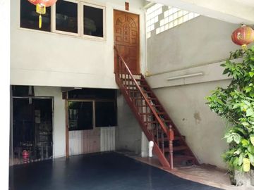 7 Bedroom House for sale in Bang Lamphu Lang, Bangkok