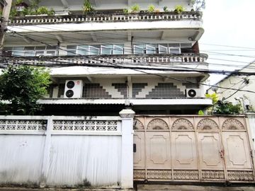 7 Bedroom House for sale in Bang Lamphu Lang, Bangkok