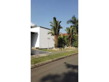 Casa campestre para venta en Jamundí condominio valle del río 560 m²