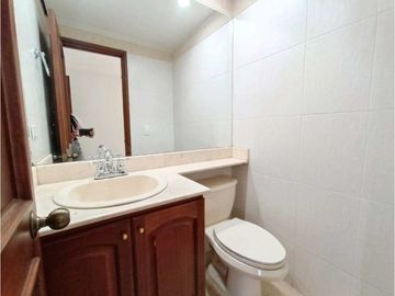 Hermosa Casa en la Loma Benedictinos