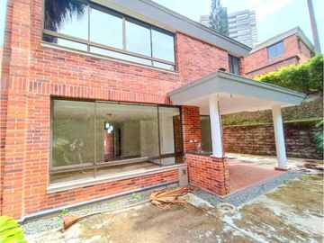 Hermosa Casa en la Loma Benedictinos