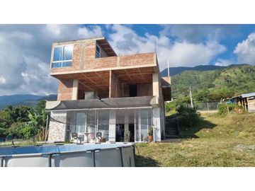 Finca en parcelación cerrada en venta Santa Elena El Cerrito Valle