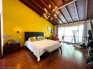 CASA EN VENTA ENVIGADO LOMA DEL CHOCHO