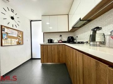 CASA EN VENTA ENVIGADO LOMA DEL CHOCHO