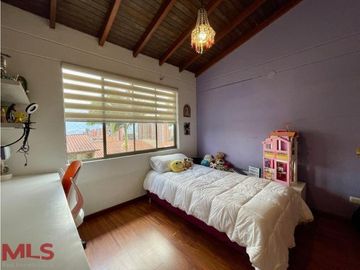 CASA EN VENTA ENVIGADO LOMA DEL CHOCHO