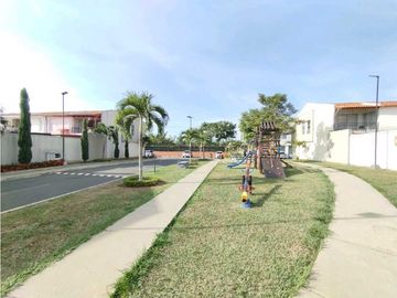 (MC)SE VENDE CASA EN CIUDAD COUNTRY