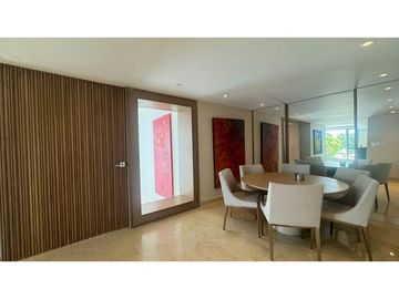 VENTA DE CASA EN BUEN SECTOR DE LA CIUDAD