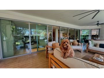 VENTA DE CASA EN BUEN SECTOR DE LA CIUDAD