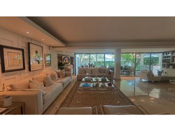VENTA DE CASA EN BUEN SECTOR DE LA CIUDAD