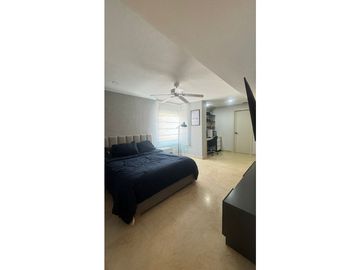 VENTA DE CASA EN BUEN SECTOR DE LA CIUDAD