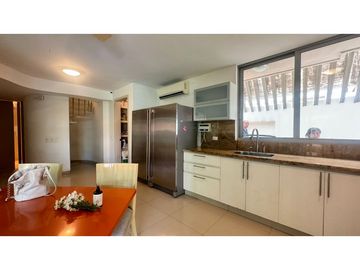 VENTA DE CASA EN BUEN SECTOR DE LA CIUDAD
