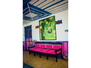 SE VENDE HERMOSA FINCA POR DAS EN MONTENEGRO QUINDIO