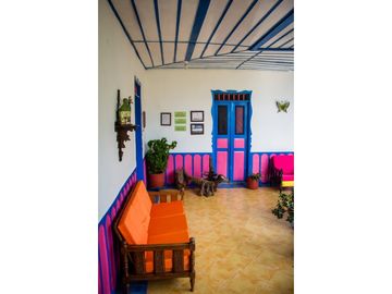 SE VENDE HERMOSA FINCA POR DAS EN MONTENEGRO QUINDIO