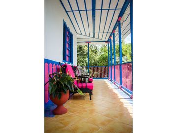 SE VENDE HERMOSA FINCA POR DAS EN MONTENEGRO QUINDIO