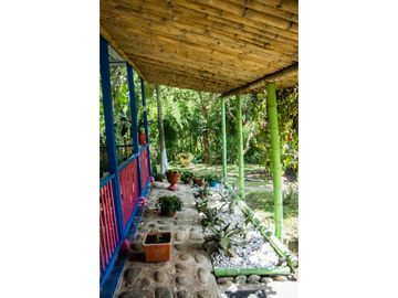 SE VENDE HERMOSA FINCA POR DAS EN MONTENEGRO QUINDIO