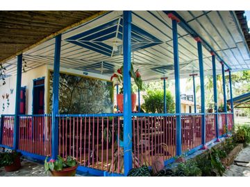 SE VENDE HERMOSA FINCA POR DAS EN MONTENEGRO QUINDIO