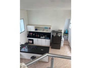 VENDO ESPECTACULAR CASA EN BUEN SECTOR DE PRADOMAR