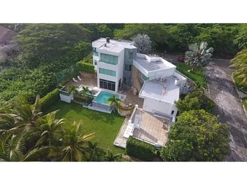 VENDO ESPECTACULAR CASA EN BUEN SECTOR DE PRADOMAR