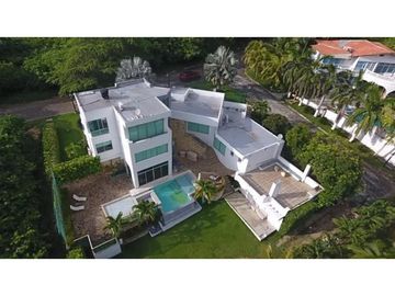 VENDO ESPECTACULAR CASA EN BUEN SECTOR DE PRADOMAR