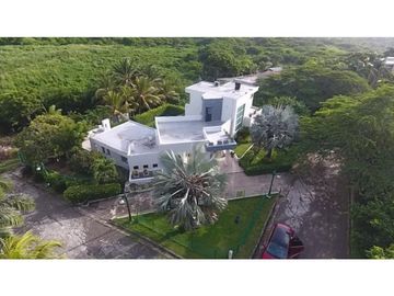 VENDO ESPECTACULAR CASA EN BUEN SECTOR DE PRADOMAR
