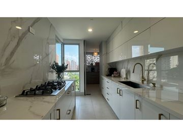 VENTA DE ESPECTACULAR APARTAMENTO AMPLIO EN SECTOR DE RIOMAR