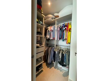 VENTA DE ESPECTACULAR APARTAMENTO AMPLIO EN SECTOR DE RIOMAR