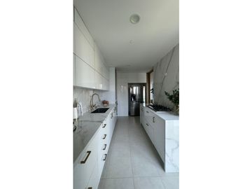 VENTA DE ESPECTACULAR APARTAMENTO AMPLIO EN SECTOR DE RIOMAR