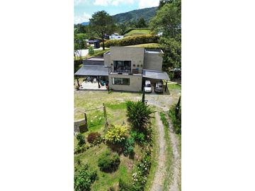 SE VENDE FINCA INDEPENDIENTE Y CON BOSQUE PRIVADO EN EL CARMEN DE VIBO