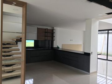 VENTA  CASA EN CONJUNTO MANANTIAL DE LAS MERCEDES JAMUNDI